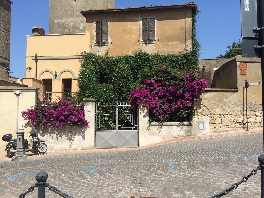 Le Stalle del Seminario Tarquinia Exterior foto